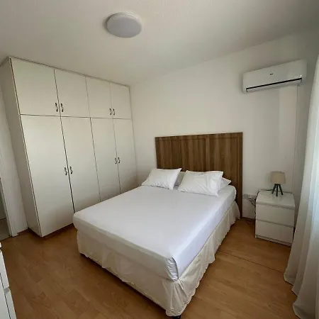 52 - Two Bedroom With Shared Pool شقة