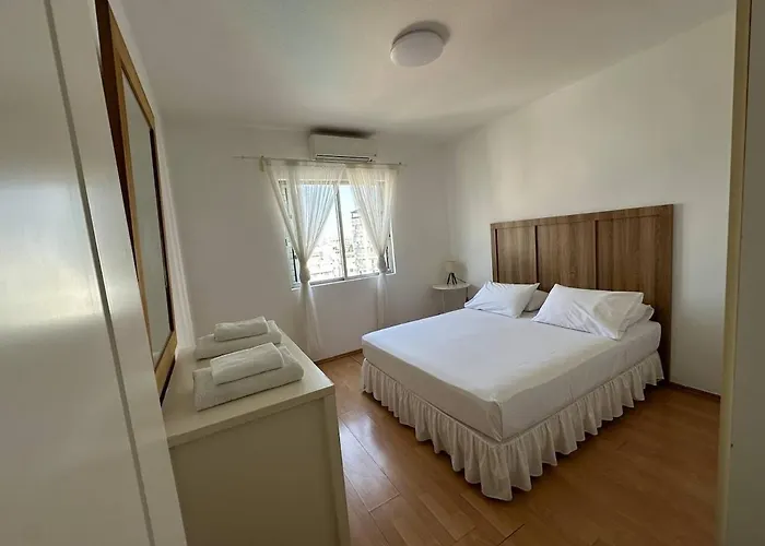 52 - Two Bedroom With Shared Pool *